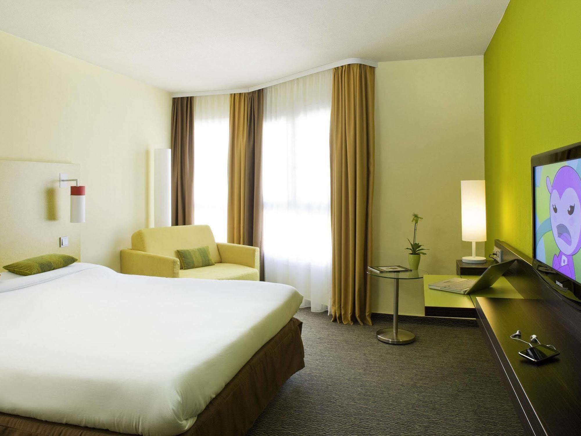 Ibis Styles Nice Centre Port Экстерьер фото
