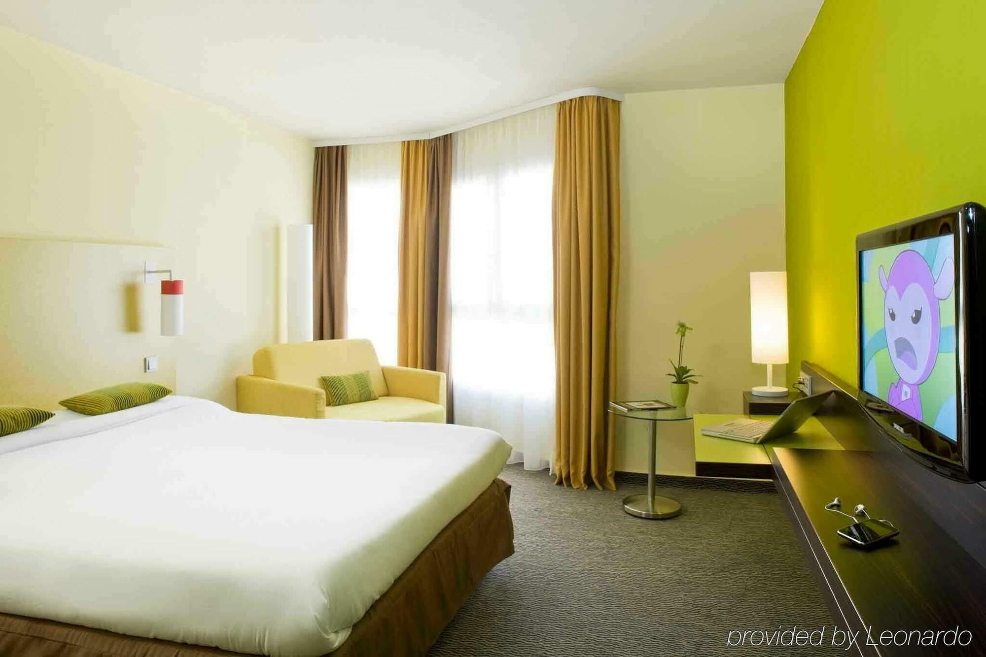 Ibis Styles Nice Centre Port Экстерьер фото